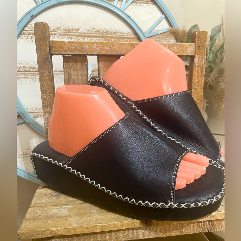 Laura Clement Leather Wedge Heels Sz 9 NEW